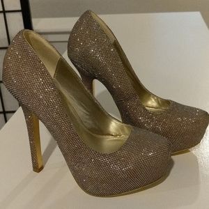 Stiletto pumps